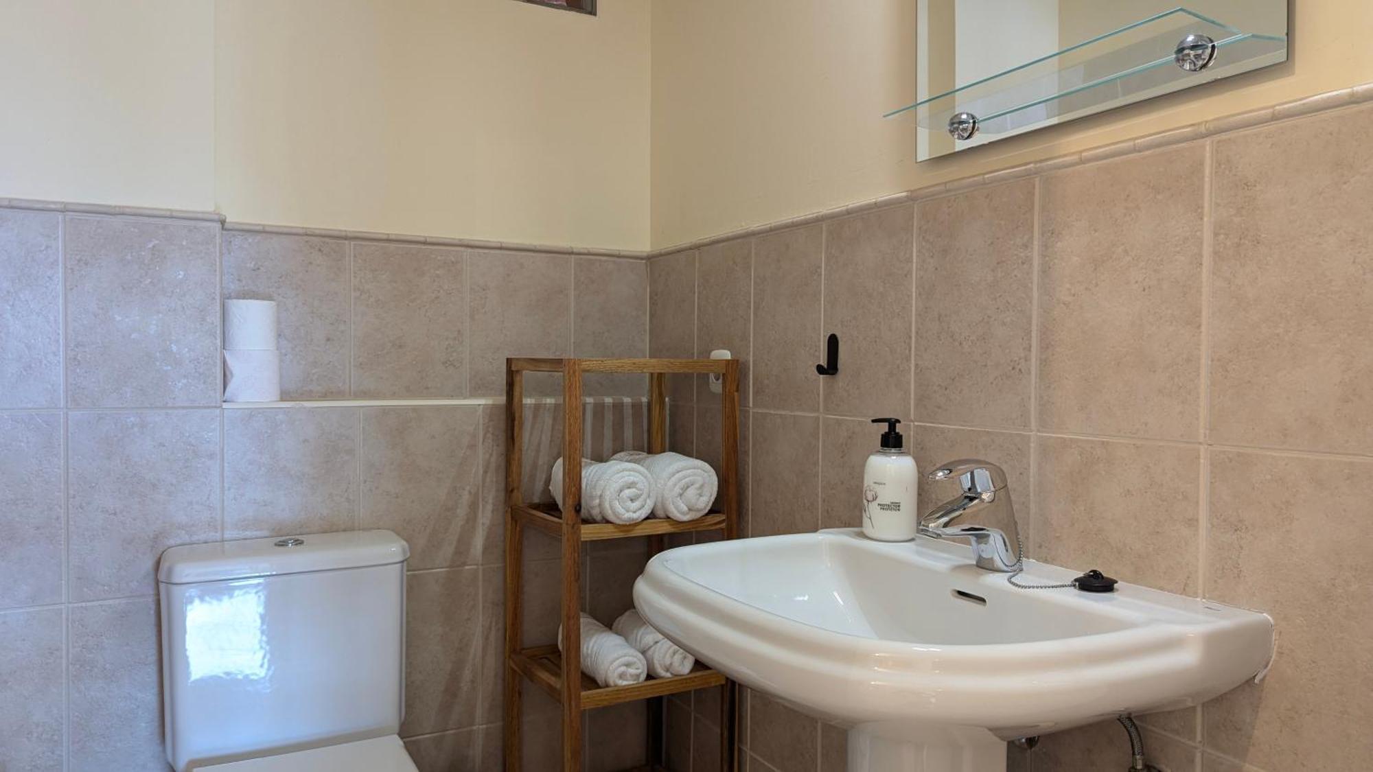 פינסטראט Los Altos Sea View Apartment מראה חיצוני תמונה